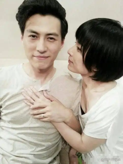 "隐瞒"我们41年,原来她就是靳东的亲妹妹,怪不得能够大红大紫