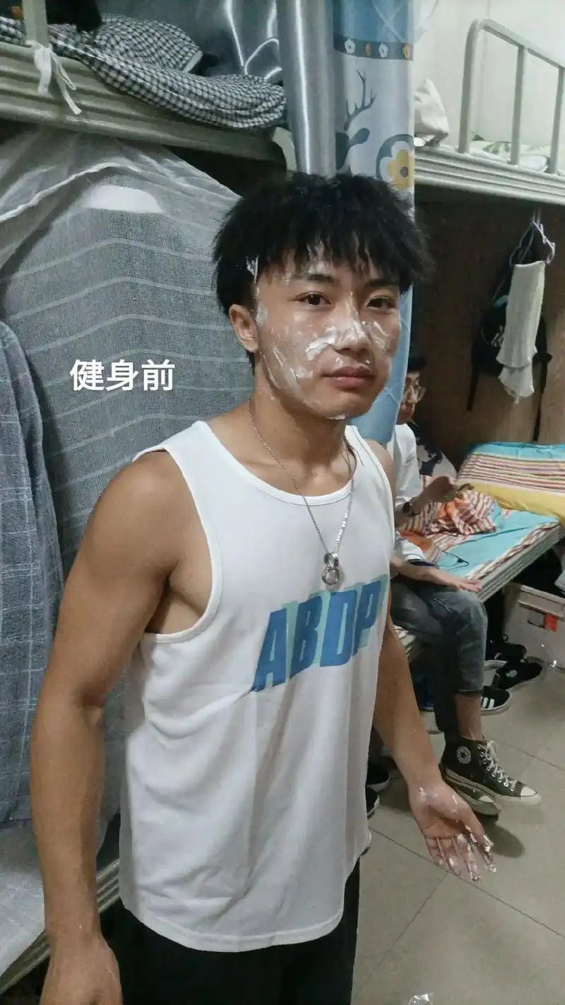 系统健身一年咯@抖音小助手 #大学生 #健身前后的变化 #健 - 抖音