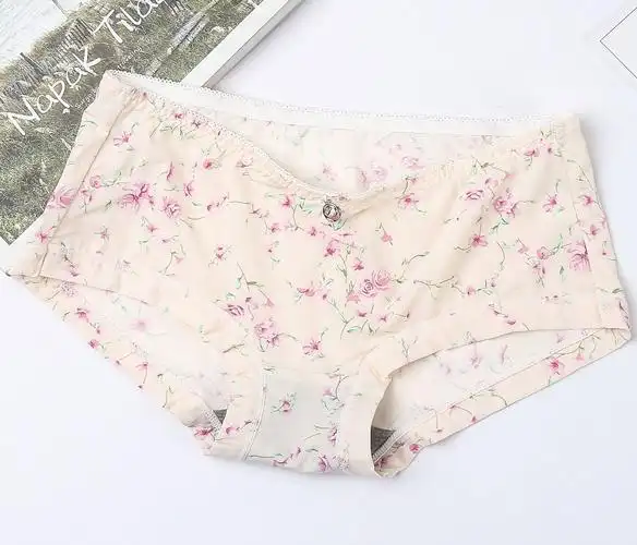 可爱小碎花少女冰丝内裤无痕印花女士三角裤时尚日系低腰速干桃花