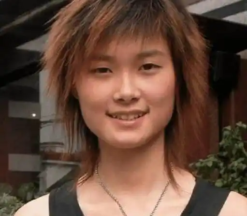 李宇春不忍看的照片,看一次笑一次,估计她本人也恨极了当年的摄影师