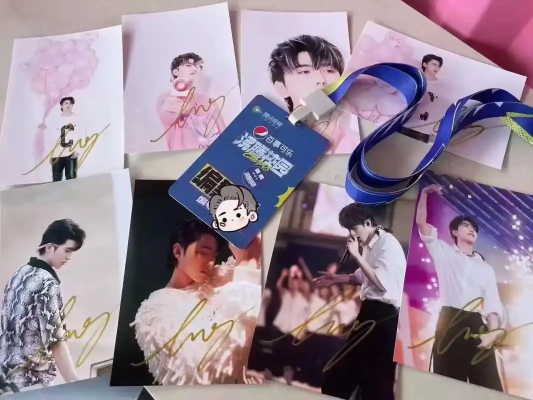 蔡徐坤亲签签名照.#热爱105度的你  - 抖音