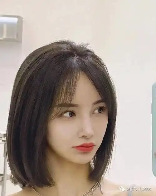 2021流行减龄齐脖短发呀