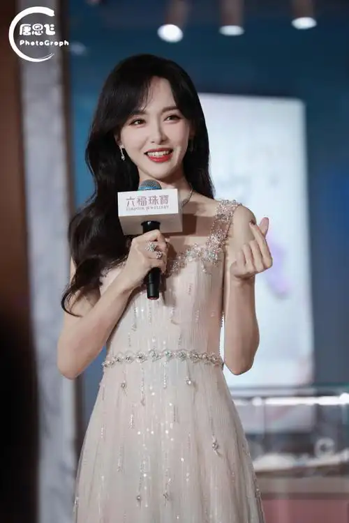 唐嫣六福珠宝全球代言人