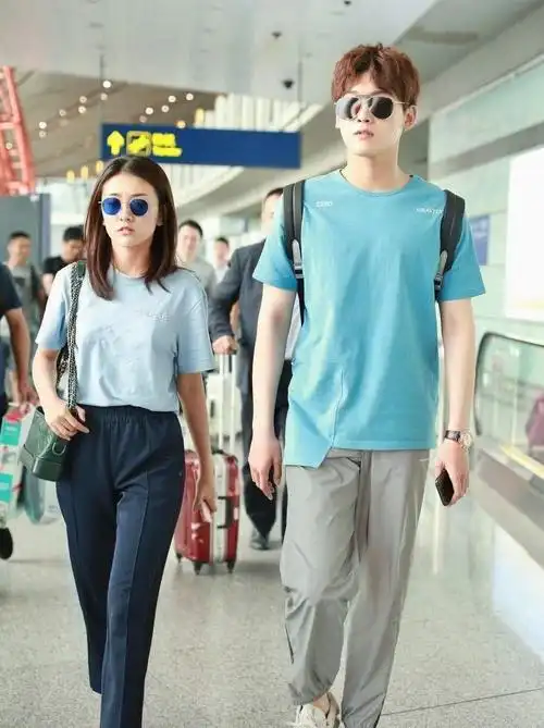 梁洁蒲巴甲亮相机场一个举动尽显男友力网友却喊话邢昭林