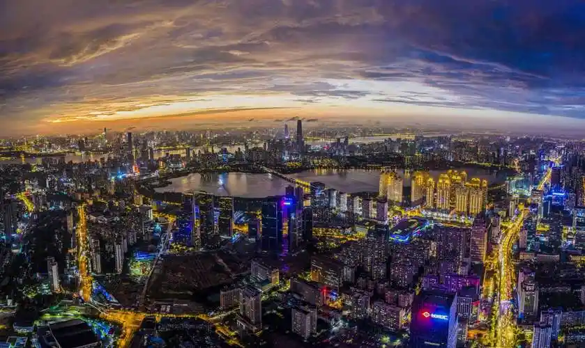 夏天的最后一波彩蛋,藏在这20组照片里|城市摄影队