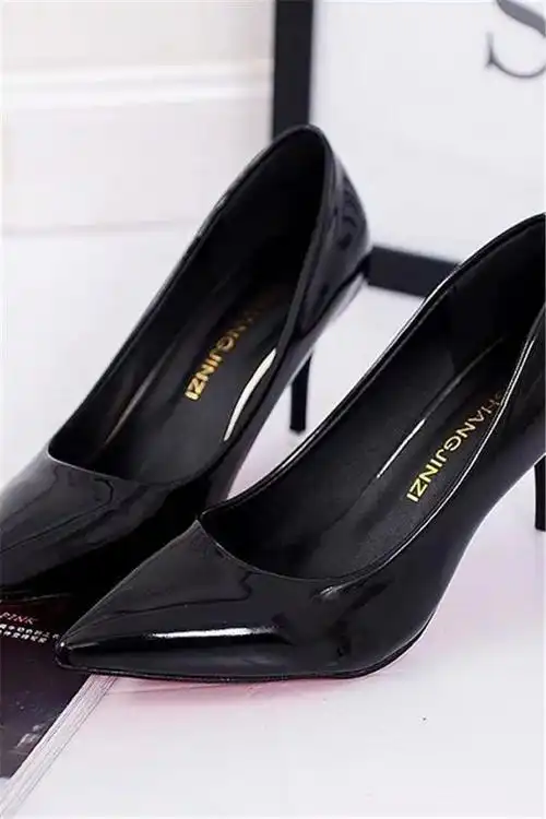 大码女鞋细跟尖头高跟鞋黑色漆皮面中跟单鞋女工作鞋四季职业鞋秋