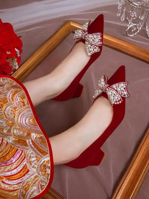 婚鞋新娘鞋法式2023年春季新款粗跟秀禾婚纱两穿红色高跟鞋女结婚