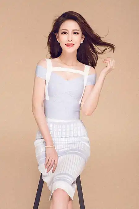 职业:主持人毕业学校:中国传媒大学出生地:陕西西安性别:女姓名:张馨