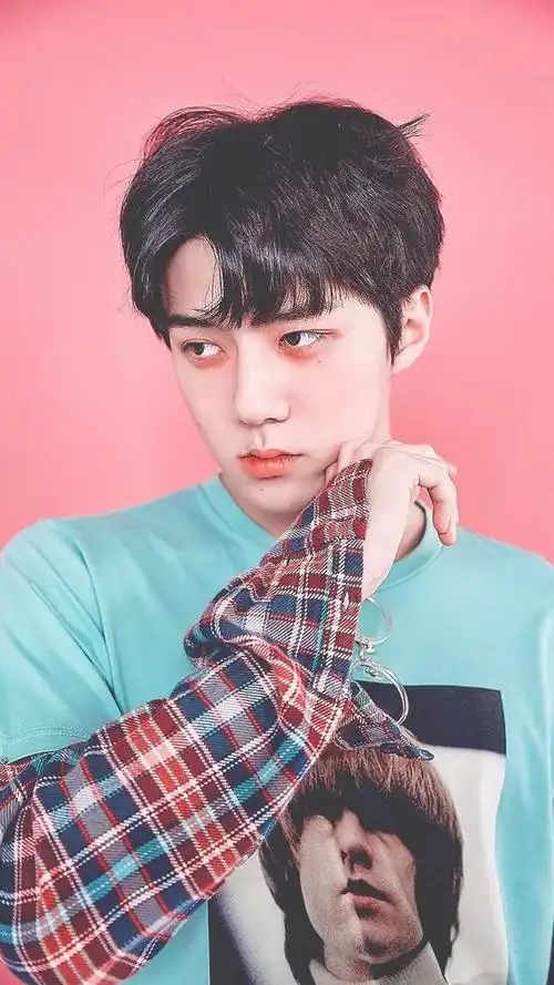 吴世勋粉嫩壁纸更多壁纸关注微博:童话壁.