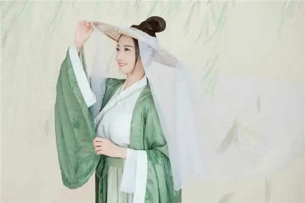 以新潮国风碰撞传统文化酷狗直播造星体系下的红格格养成记