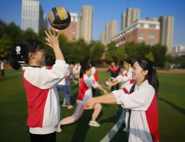 体能训练在高中体育教学中的创新探索