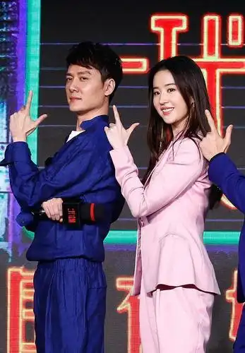 神仙姐姐刘亦菲粉嫩现身扮小兔子可爱干练冯绍峰娘里娘气