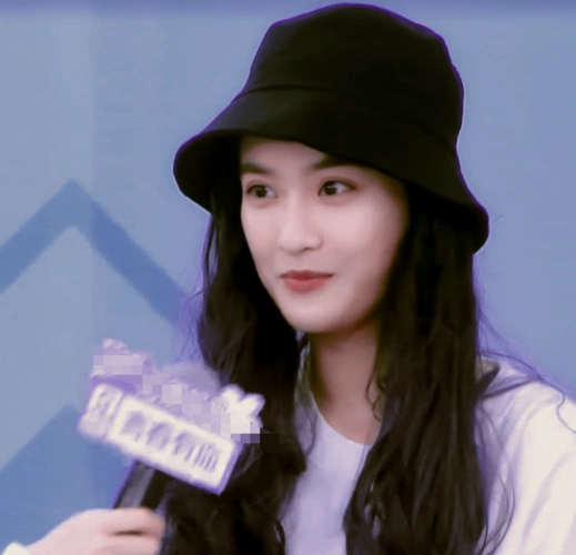 原以为林凡短发够可爱了,看到长发的模样,可以原地出道了