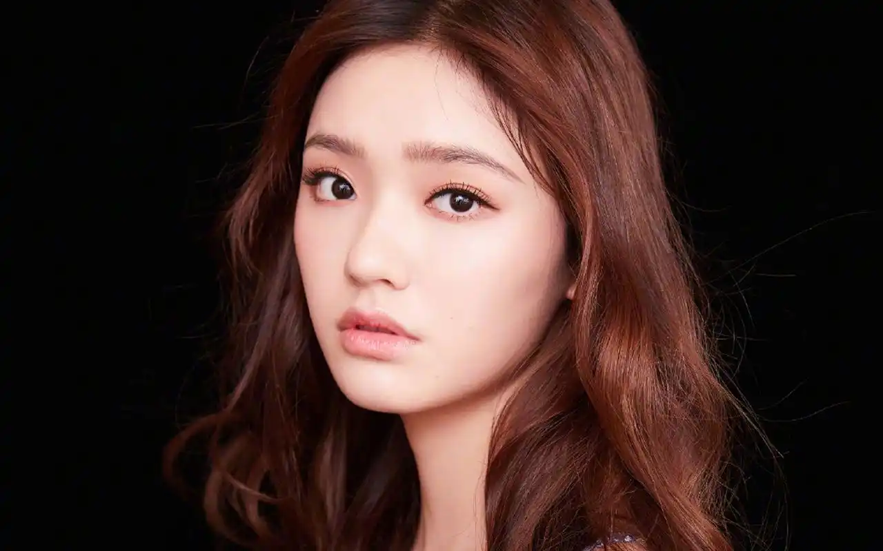 林允性感迷人写真图片桌面壁纸高清大图预览1920x1200_大陆明星下载