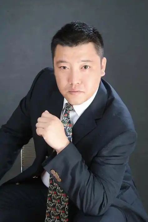 贾冰高清写真照1997年12月至2005年12月,在中国人民解放军73071部队