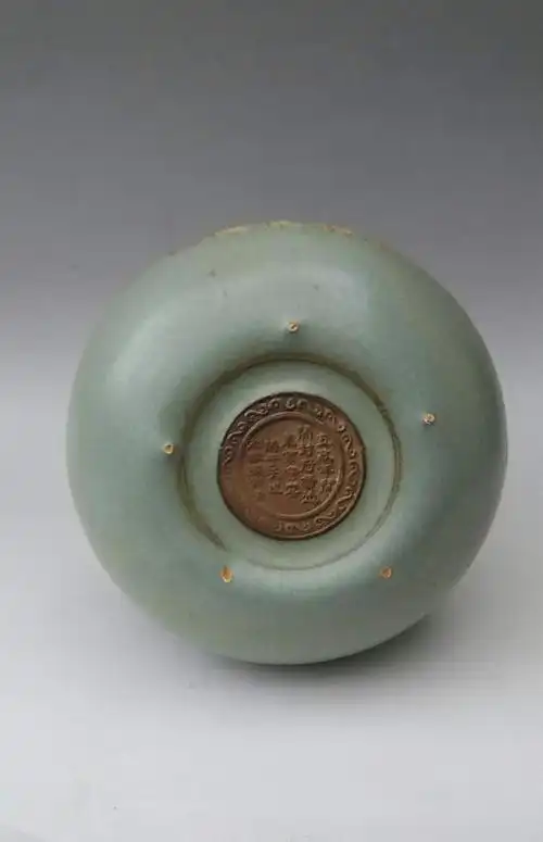 天青釉泥金钤印弦纹长颈瓶宣政年间开封府督造东京官窑归于天成宋徽宗