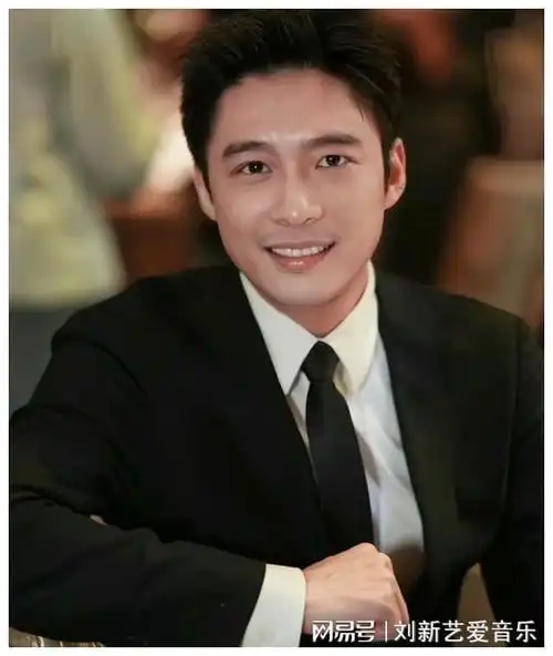 霍启刚霍启山霍启仁三兄弟同框,霍启仁求婚成功后更精神帅气了