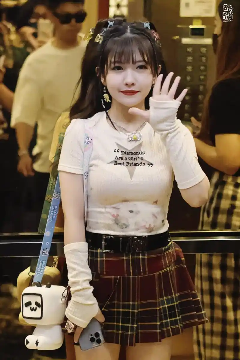 火箭少女101成员小七赖美云,可爱