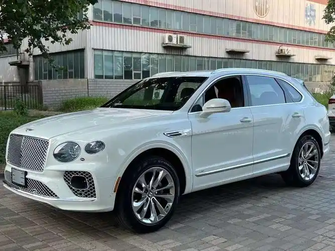 宾利添越现车最新行情报价配置解读