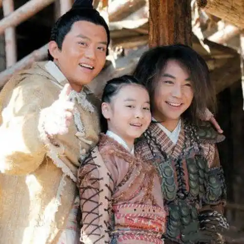 原创童星出道的杨丽晓如今逆袭美得不可方物她和释小龙秘密结婚