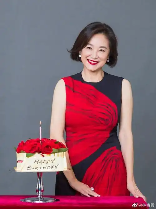 hunyinyujiating99近日,一代女神林青霞迎来自己的67岁生日,她在社交
