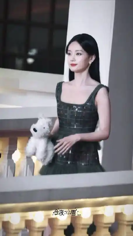 李雪你美  @李一桐q    李一桐超话lyt#李一桐饮酒梦回司命#lyt