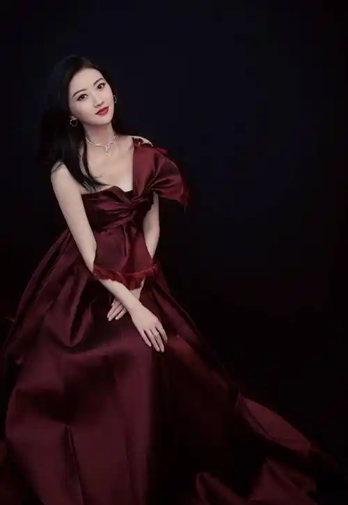 景甜无美颜无滤镜素颜出镜,颜值却被忽视,大家关注的居然是衣服_装饰