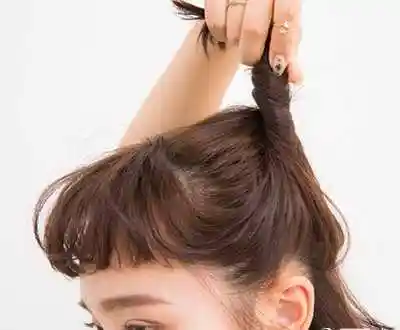 两个丸子头怎么扎详细教程让你轻松学会