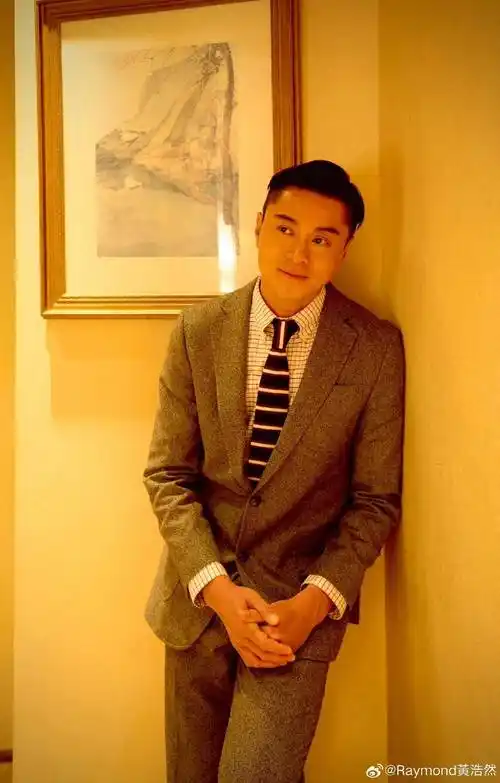 为新剧增肥20磅!tvb前小生黄浩然现身开机仪式,肚腩凸出引关注