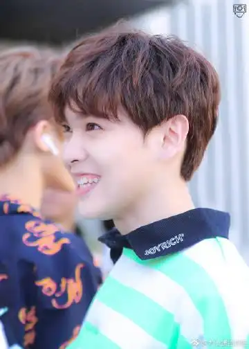 笑容满分@尤长靖 [哈哈][哈哈]转发@尤. 来自晓晓小小猪猪 - 微博