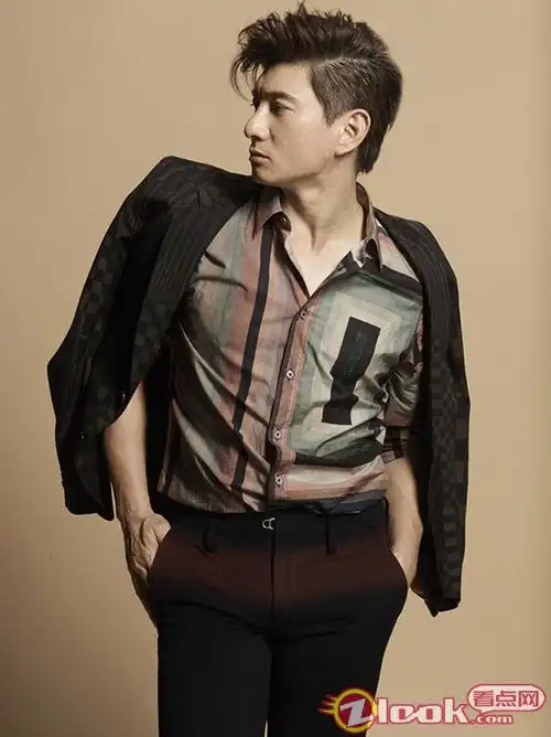 吴奇隆最新大片曝光 亲民庆生获赞中国好老板