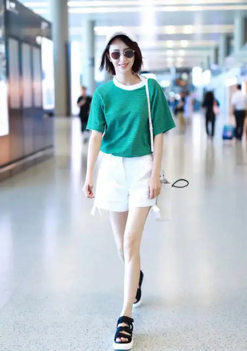 佟丽娅夏日清爽机场街拍照图片_明星_美桌图片库