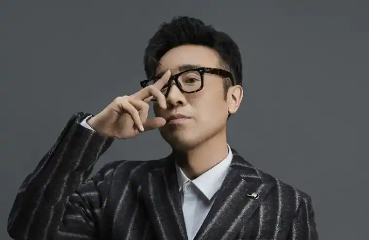 2024年2月9日,于和伟在自己的社交平台上发布了一条视频,称:"辞日迎新