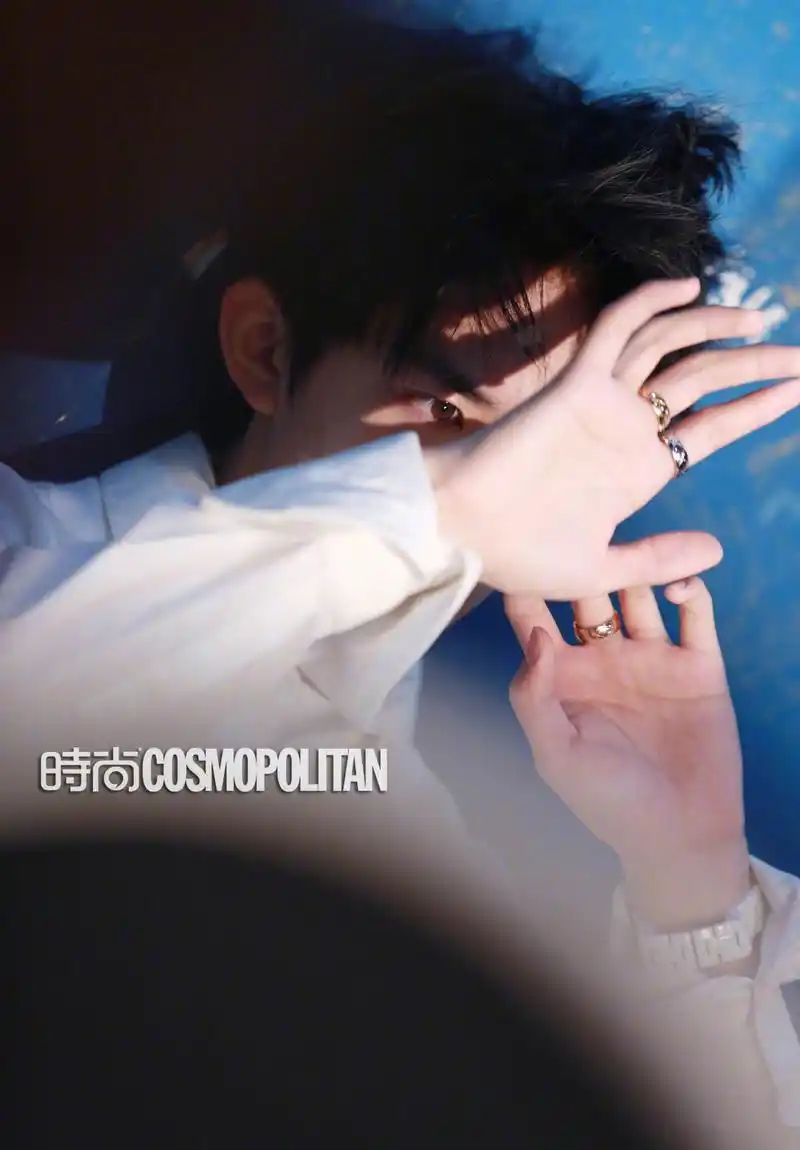 易烊千玺1128十七岁生日快乐!