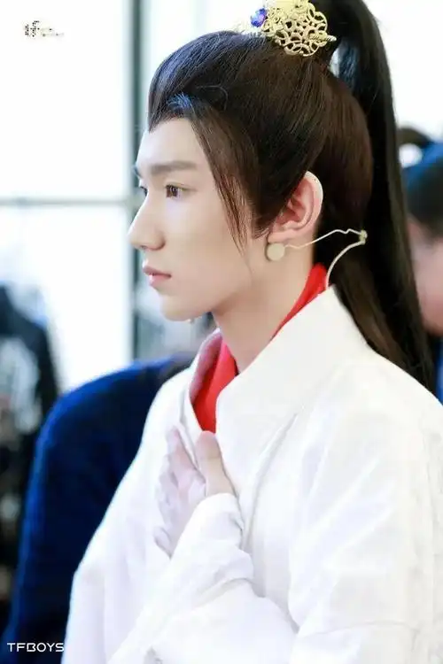 王源的古装造型,江湖少年正风华,古风驾驭能力百分百