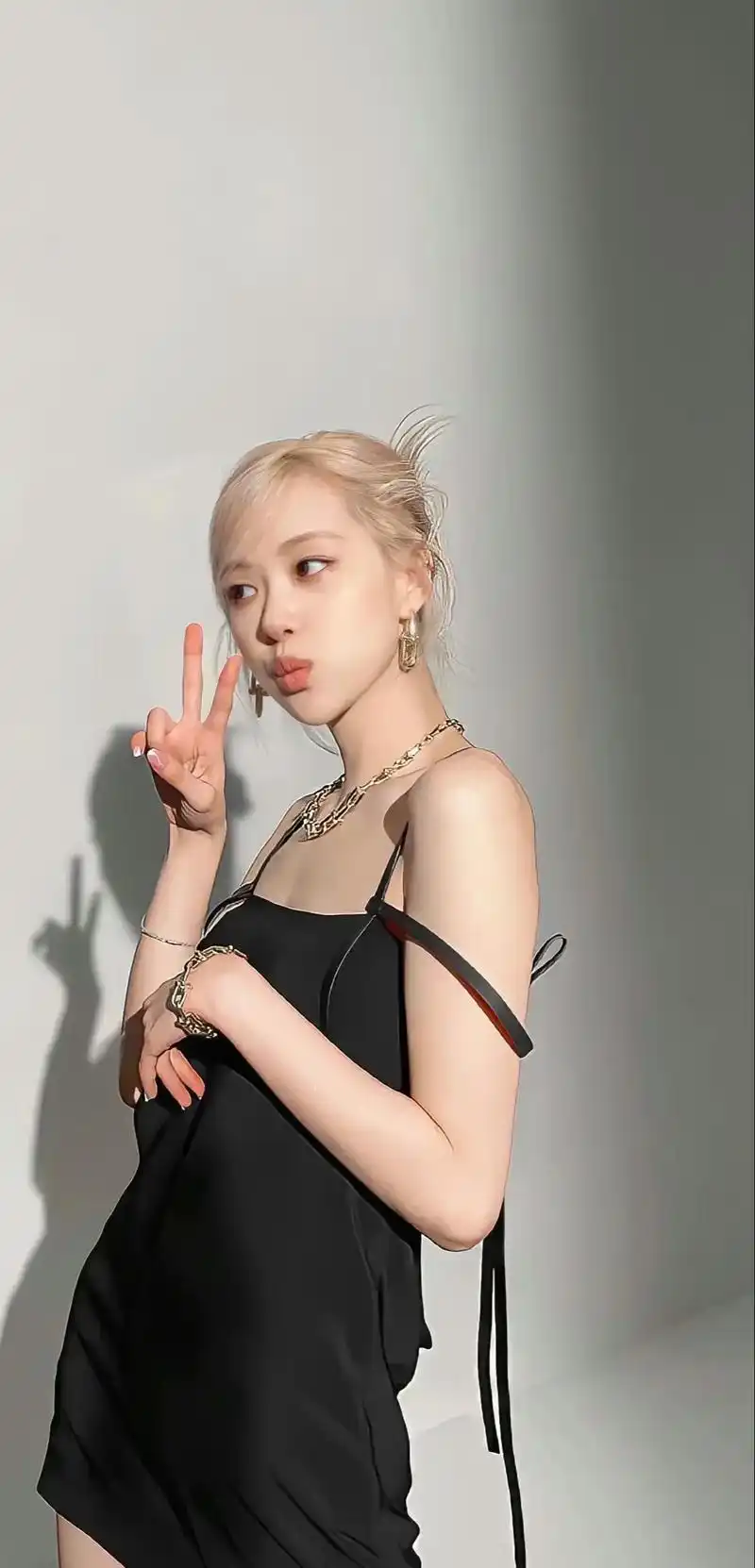 ros07 每张都是绝美壁纸.#rose朴彩英 #朴彩英 #壁 - 抖音