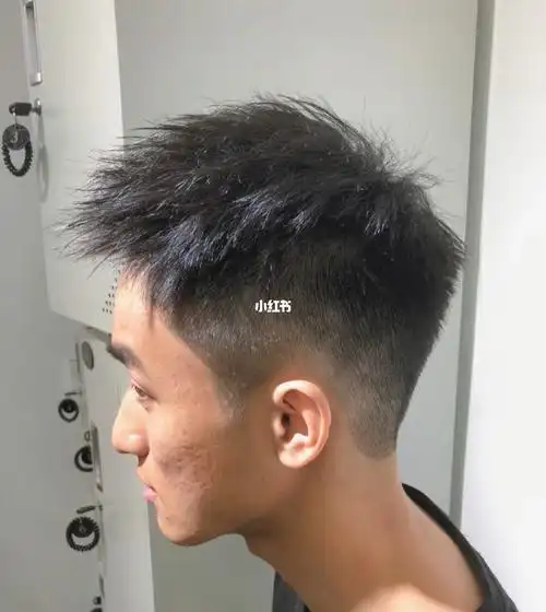 摩根烫夏季发型