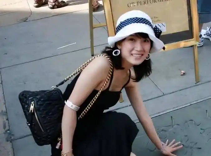 陈道明女儿原来是陈格,不拼爹却事业红火,现在32岁_杜宪_成就_家庭