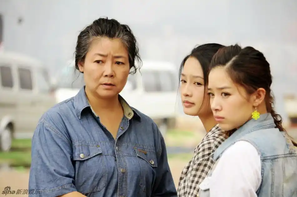 组图:《守望的天空》热播 李沁演绎打不死的葡萄_高清图集_新浪网