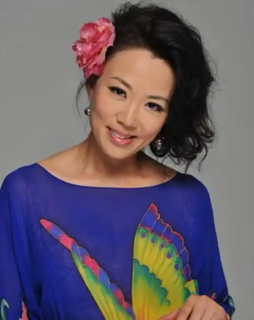 回顾国家一级演员马丽心疼酷妈嫁人后与丈夫将她当成宝