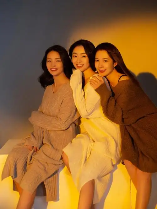 火爆朋友圈的三人闺蜜照极简风闺蜜写真