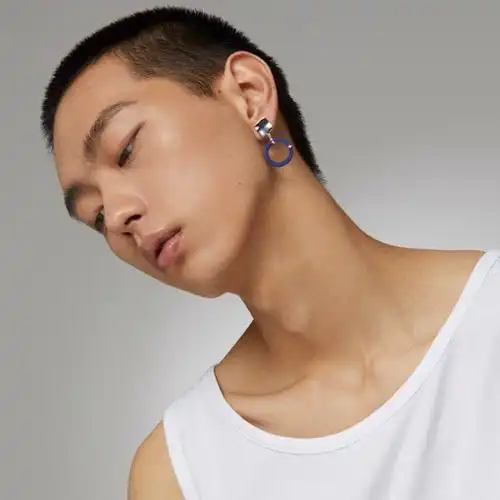 有没有贼帅的寸头男生头像谢谢? - 知乎