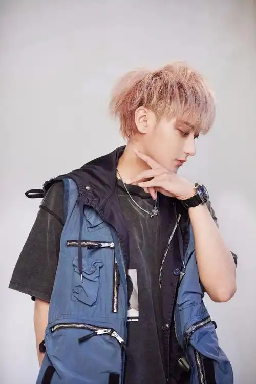 黄子韬丨阳光帅气男神高清壁纸图片精选