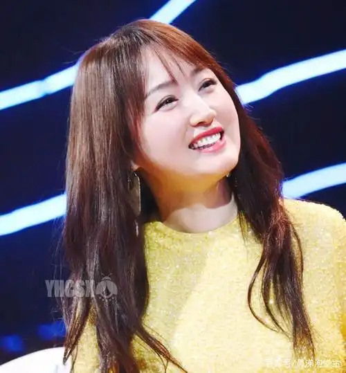 杨钰莹录制《流淌的歌声》,夸黄格选是忧郁王子,像僵尸爱德华