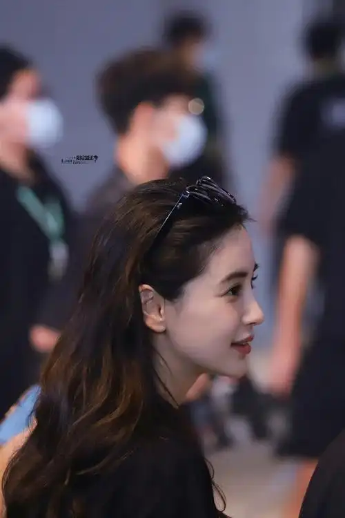 angelababy##杨颖#邀大家欣赏@angelababy的侧颜