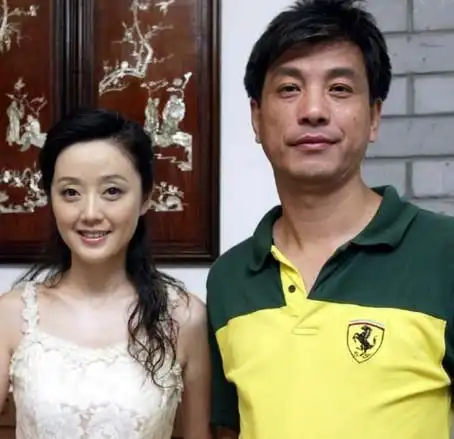 倪琳是上海当家主持,1973年出生于上海,毕业于西北师范大学.