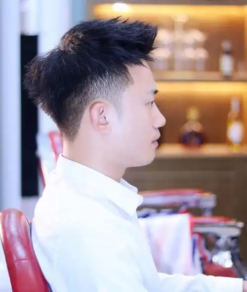 男生什么发型好看帅气(男生夏季就留这三种酷帅发型)