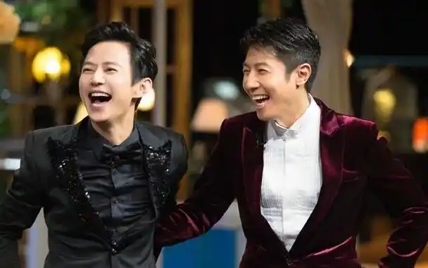 接下来,让我们聊一聊演艺圈的新晋小花王俊凯和张子枫.