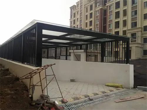 诚耐钢结构雨棚 钢化玻璃雨棚 济南定制钢化玻璃雨篷