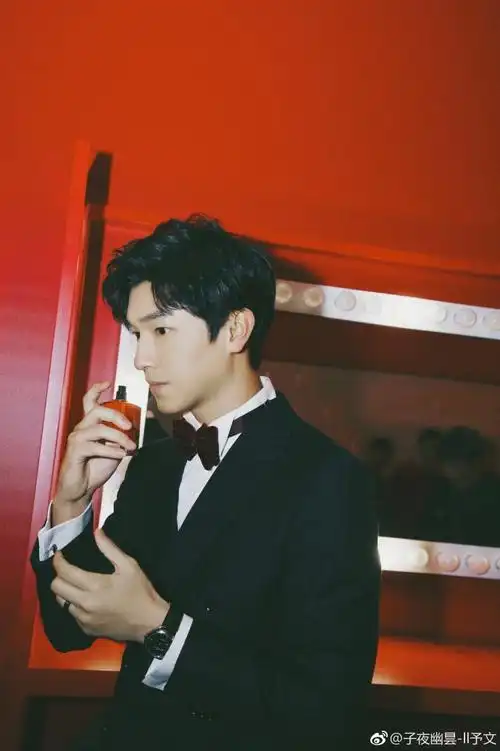 男神风范:杨旭文的西装进阶史